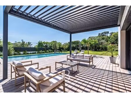 roquefort-les-pins - quartier résidentiel très prisé au calme - villa contemporaine neuve.