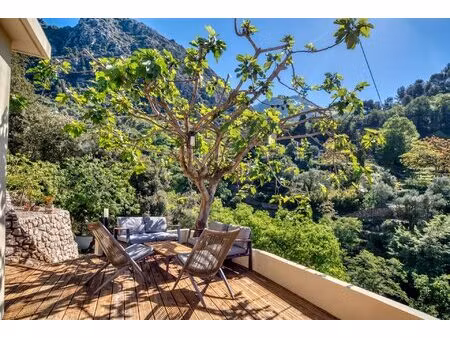 proche de menton : villa contemporaine élégante avec vue sur mer et terrain de 1 439 m²