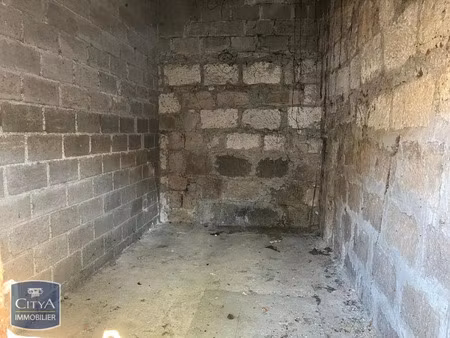 parking à louer 12 m² - brive-la-gaillarde (19) - 74€