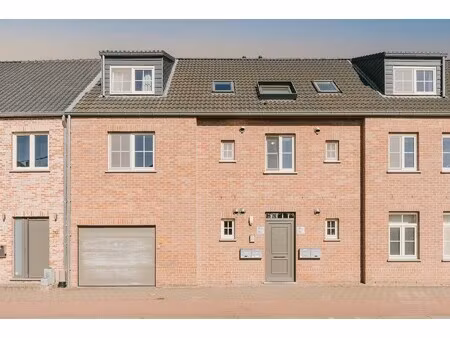 lichtrijk en ruim appartement met riant terras op toplocatie