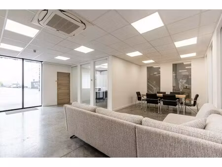 moderne kmo-unit van 512 m² met kantoor – topligging te wilrijk