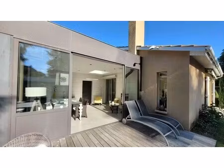 maison de luxe à vendre à saint-cyr-au-mont-d'or : 880 000 €