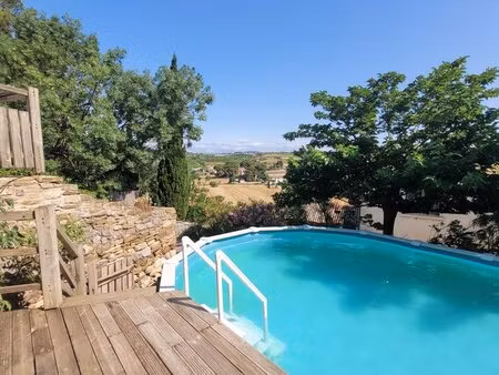 maison pleine de caractère  y compris jardin  piscine et vues
