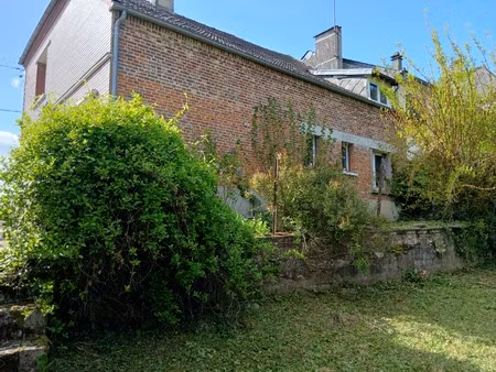 ensemble immobilier : maison avec grange et terrain arboré dans les hauts-de-france