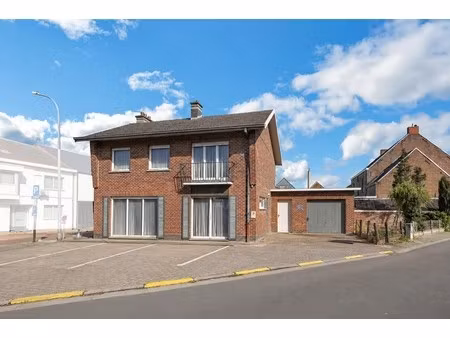 ruime woning met tal van mogelijkheden in centrum erpe-mere
