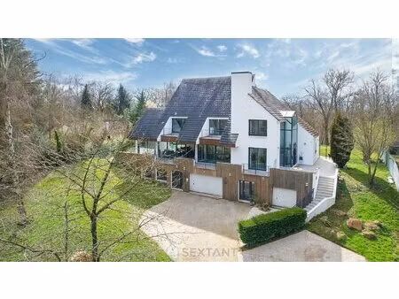 villa d'architecte au nord de fontainebleau a 35 mn de paris gare de lyon. a 15 minutes de