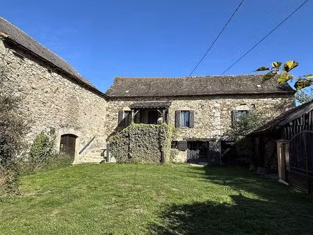 ferme magnifique avec terrain à rieupeyroux