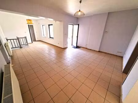 appartement duplex lumineux avec 2 ch et jardin