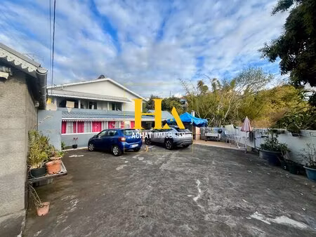ensemble immobilier de 3 logements - tan rouge