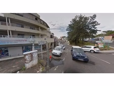 local professionnel / commercial de 113 m² - sainte clotilde - quartie hôpital