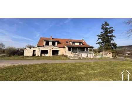 maison indépendante à la lisière du village avec possibilités d'activités
