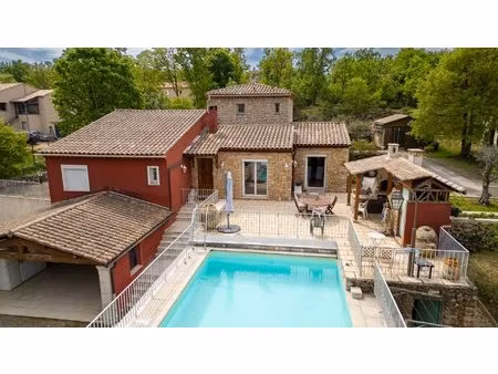 maison 6 pièces avec piscine à vendre à saint vallier de thiey