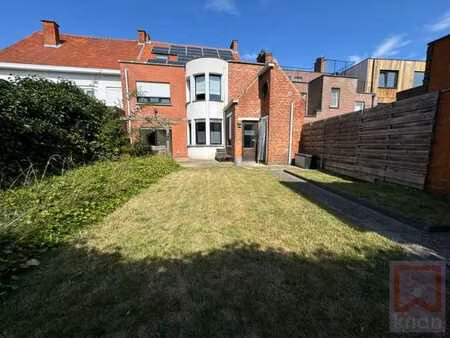 ruime veelzijdige woning  inpandige garage en 4 slaapkame...