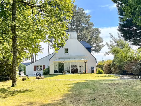 maison  8 pièces  proche centre guidel sur jardin paysagé