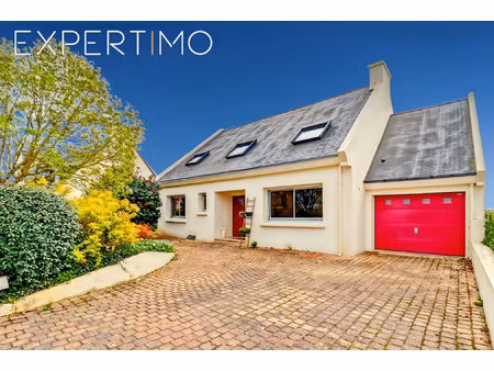 maison familiale rénovée avec vue dégagée et aperçu mer 18