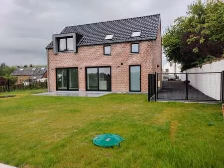 nouvelle maison 3 ch. au centre de bassilly