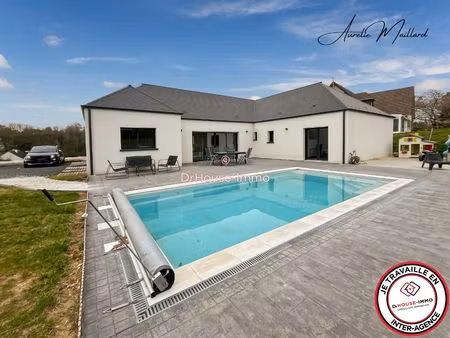 maison de 158 m² - vie de plain pied - 4 chambres - piscine extérieure