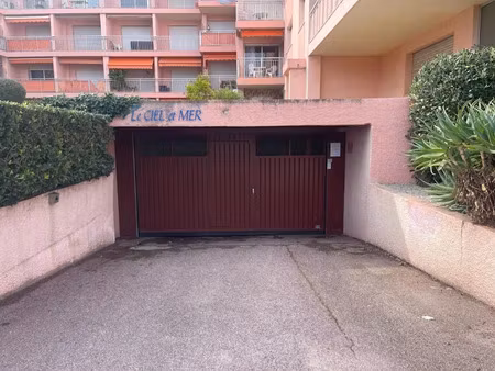 location parking 15 m² à roquebrune-cap-martin (06190)  190 €