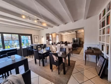 vente locaux professionnels 19 pièces 322 m² à saint-pierre-d'oléron (17310)  374 000 €