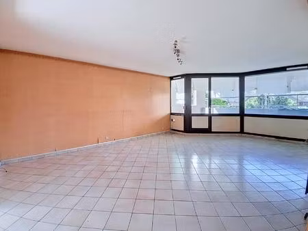 t4 idéalement situé