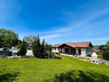 maison avec piscine et grand terrain – bidache