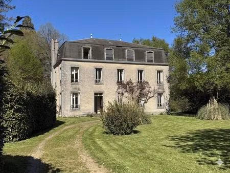maison de maître   de caractère - ses dépendances & son parc - rare sur le secteur