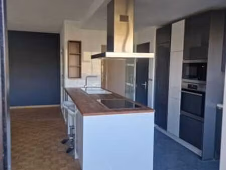 appartement 2 ch. près du parc  cuisine moderne