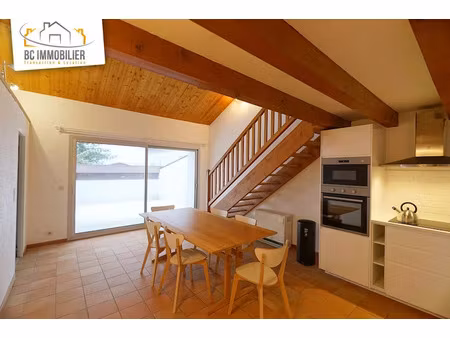 location appartement 4 pièces 84.1 m² à segny (01170)  1 800 €