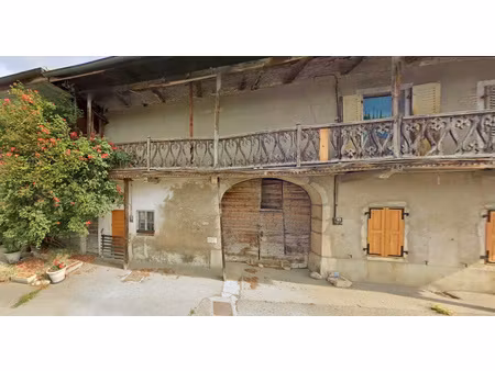 ensemble immobilier à rénover et terrain constructible