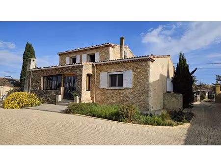 vente maison 5 pièces 173 m² gignac-la-nerthe (13180)