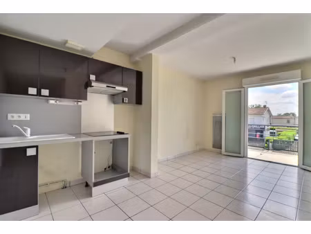 t2 avec balcon et parking