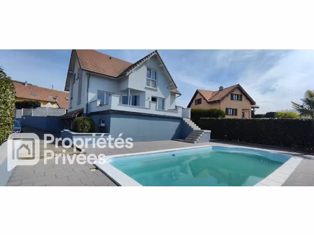 maison moderne avec pisicine