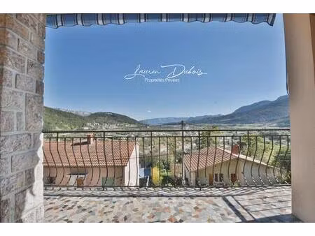 maison individuelle lumineuse en position dominante