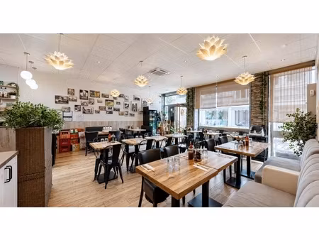 local commercial 3 pièces - 94 m²