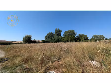 auterive nord (coté toulouse) : terrain bien dimensionné de 1027m²