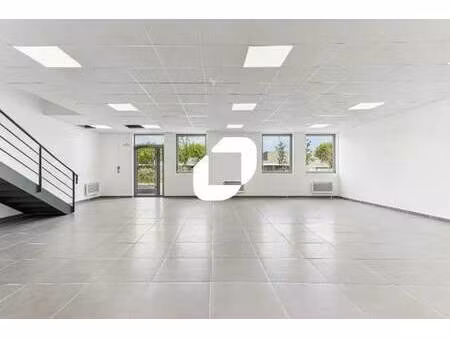 location local d’activités bailly romainvilliers 77700 396m²