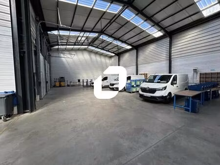 location local d’activités combs la ville 77380 869m²