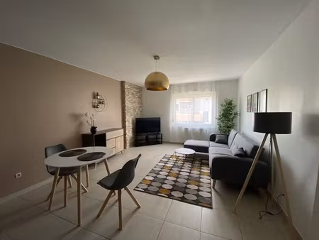 location appartement 2 pièces 53m²