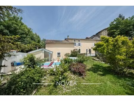 magnifique maison de 210m2 au coeur de revel-tourdan