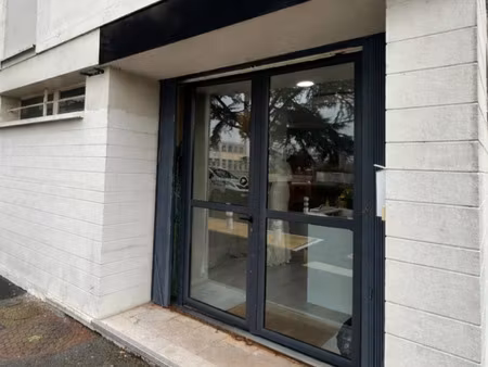 local professionnel à vendre tours 3 pièce(s) 80m2 110 000€