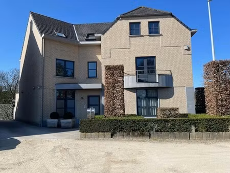 appartement te huur in wijnegem met 2 slaapkamers
