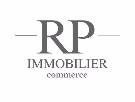 vente local commercial 55m2 lourmarin 84160 - 390000 € - surface privée