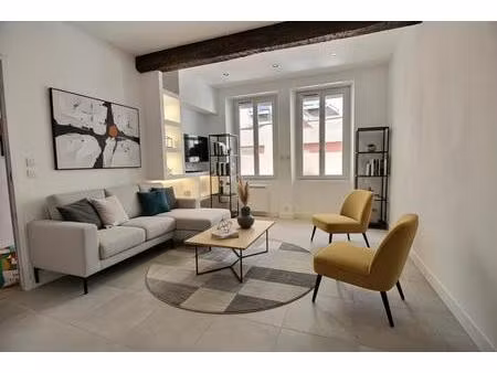 studio vidauban centre ville refait entierement rdc