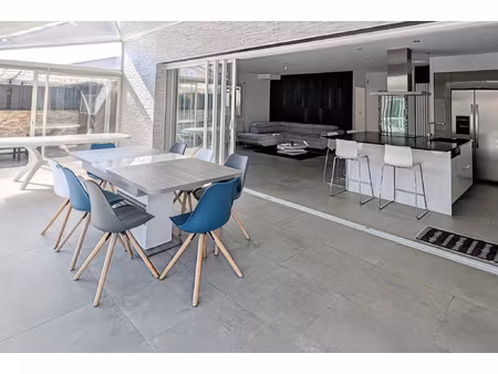 villa familiale 4 chambres avec piscine et garage gigean