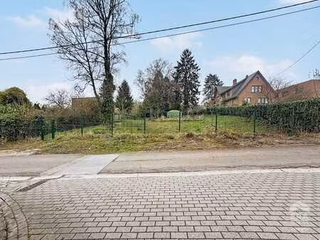 beau terrain de 17 ares 90 ca proche des facilites