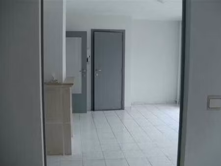studio de 54m2 avec coin à dormir séparé au 1er étage