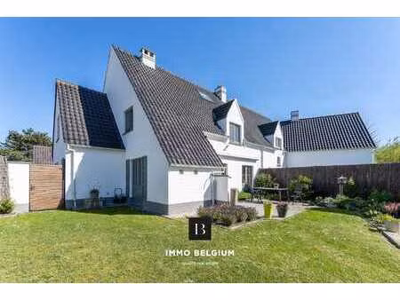 superbe villa semi-mitoyenne située dans le « domein » en...