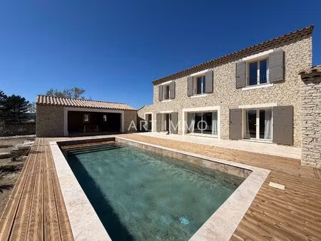 maison neuve 5 chambres et piscine