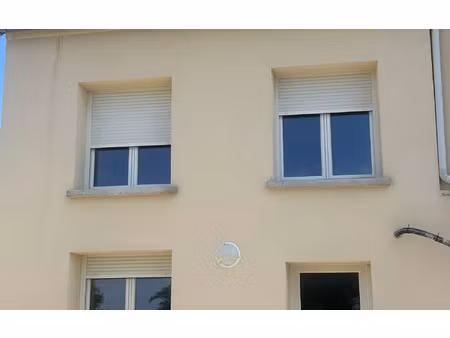 location maison  m² t-3 à montreuil-aux-lions  678 €