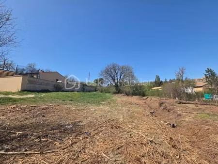 terrain non viabilisé de 1330 m²